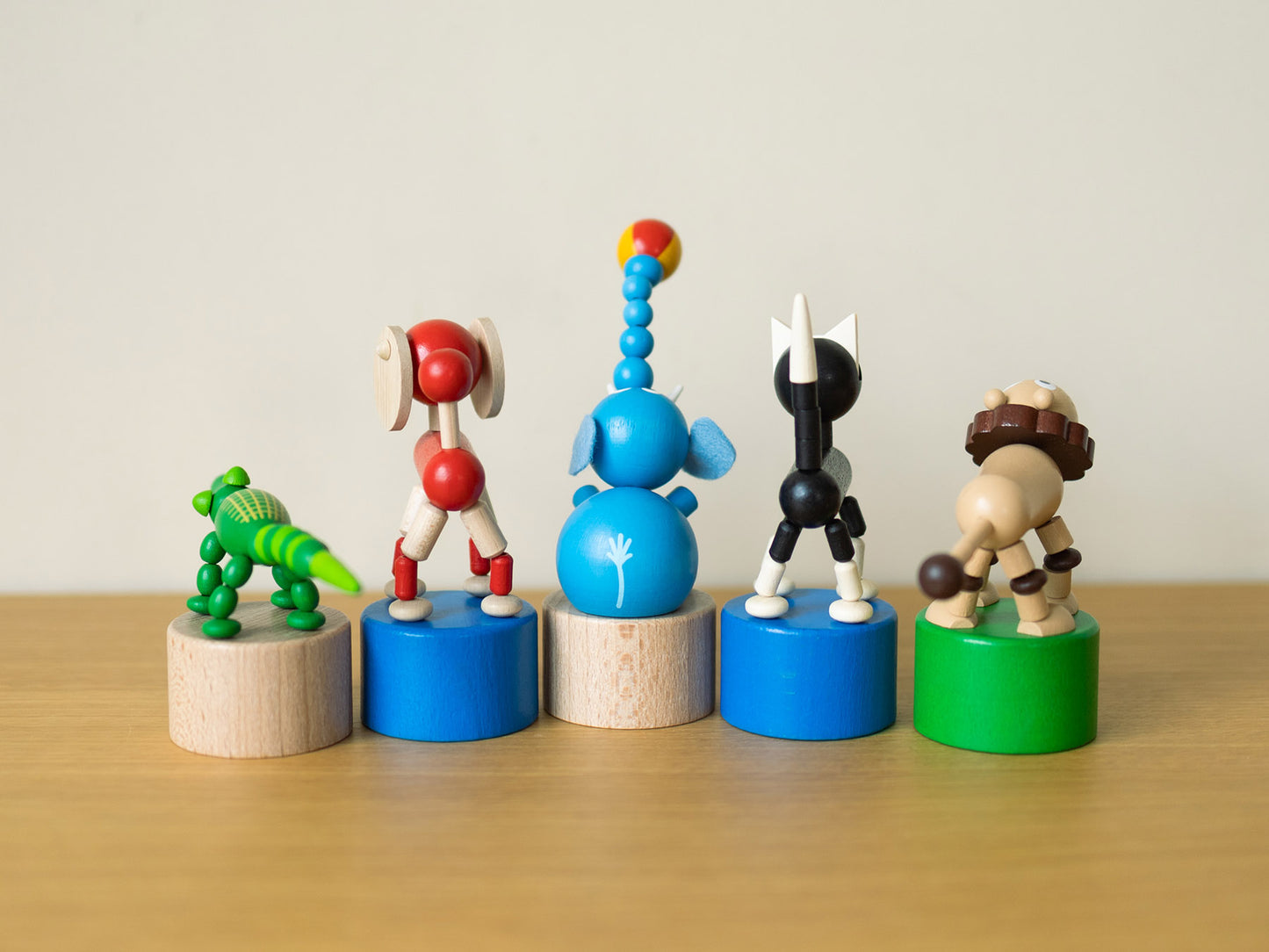 DETOA Wooden Push Up Toy