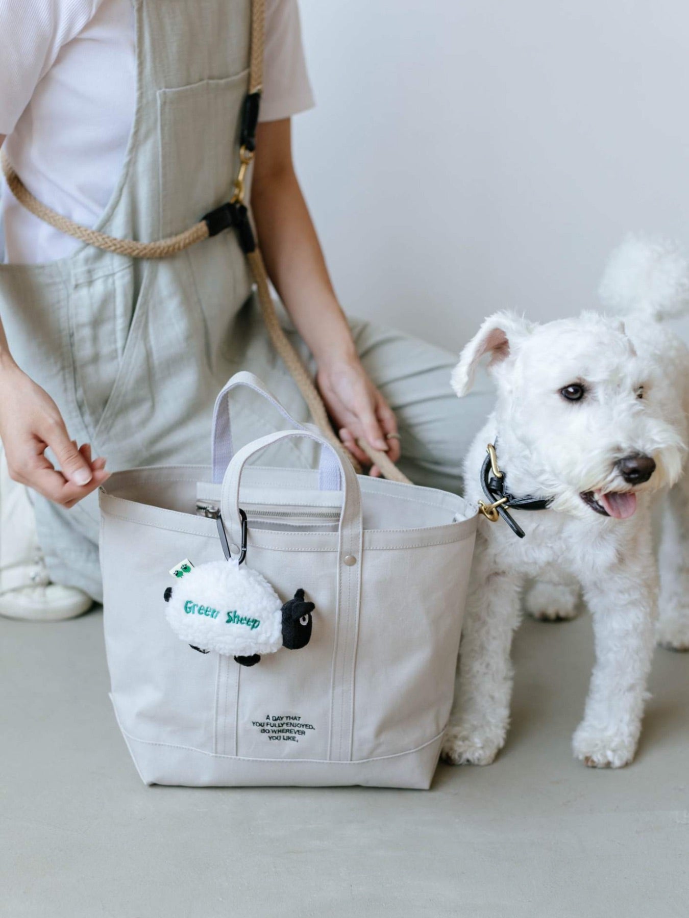 ヒツジのマナー袋入れ（POOP BAG HOLDER）